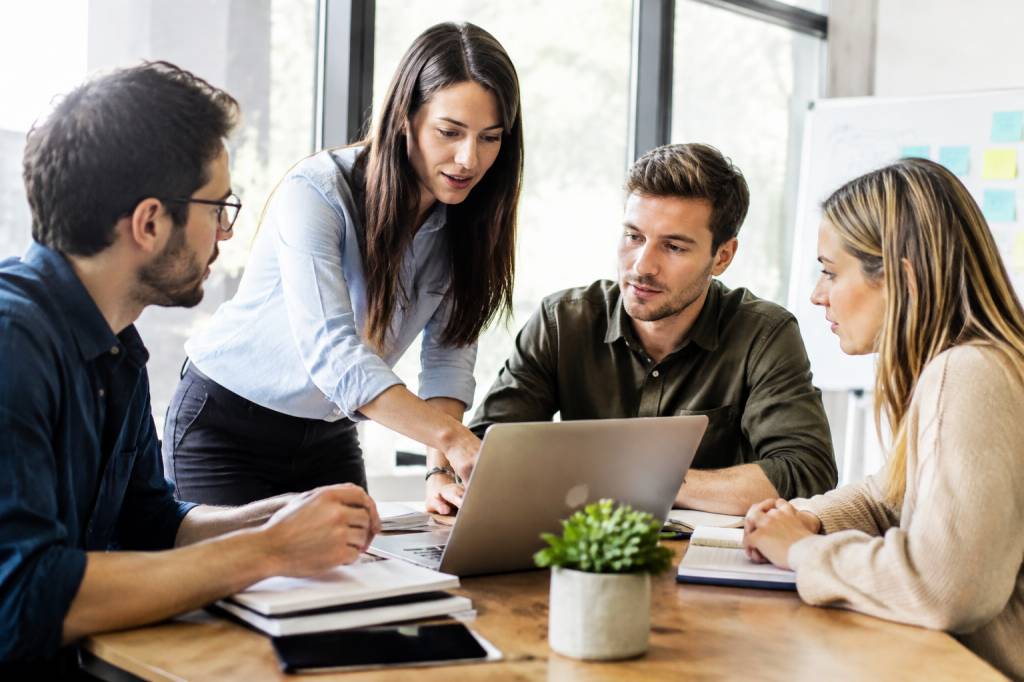 Evaluación de desempeño: cómo mejorar el rendimiento y la productividad de tu equipo
